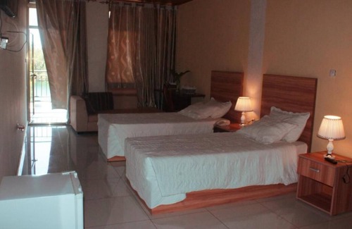 Kibuye House | Twin and intimate room with nice balcony - view on the lake
