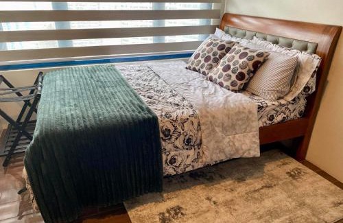San Antonio Apartment | Twin Condo Luxury Makati Marvel 300 Mbps internet