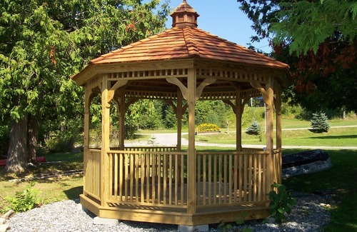 Charleston Cottage | TWIN Cottage - Cozy cottage with generous deck and beautiful lake view.