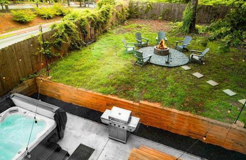 East Side House | Twin Homes - 8 Bedroom Retreat In Central ATL