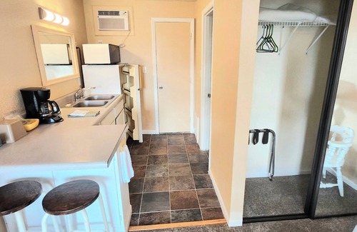 Lakeview Hotel | Twin Lakes Inn