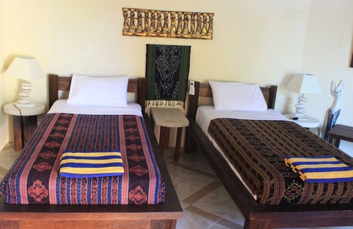 Purwakerti Hotel | TWIN Ocean View Bungalow with AC (2 persons)