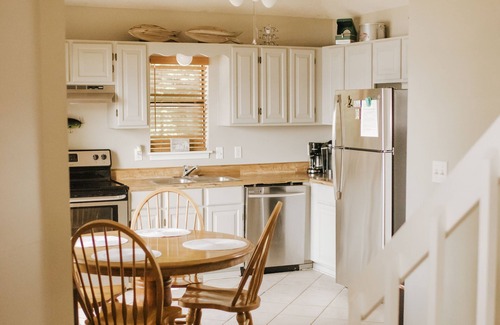 Rogersville House | Twin Rivers Cabin of Rogersville “Fisherman’s Paradise"