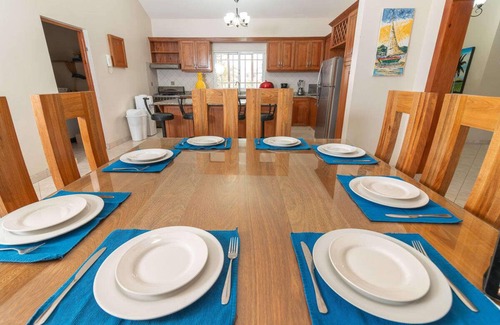 La Esplanada House | Twin Villas Perfect for Group Trips