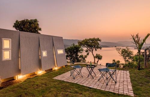 Ambavna Other | Twist, Tiny home on the Cliff
