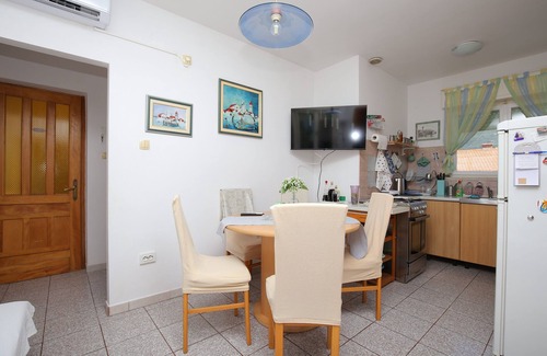 Kastela Apartment | Two bedroom apartment with terrace and sea view Kaštel Stari, Kaštela (A-19465-a)