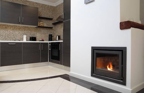 Gare Apartment | Two-Bedroom Apartment with Balcony