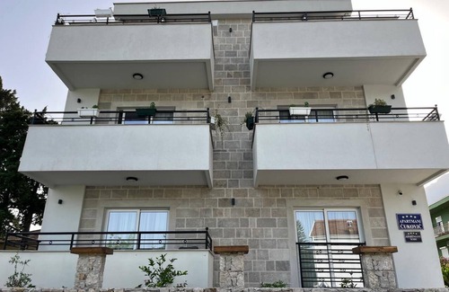 Bijela Apartment | Two bedroom Apartment with Sea View and Balcony