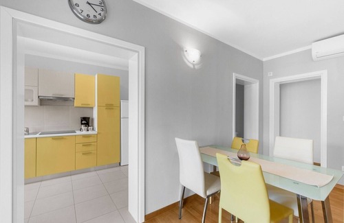 Mali Maj Apartment | Two-Bedroom Apartment Hope V with Balcony near Porec
