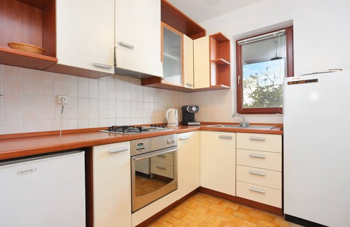 Bili brig Apartment | Two bedroom apartment with terrace Makarska (A-5984-a)