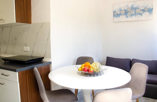 Milcetici Apartment | Two bedroom apartment with terrace Malinska, Krk (A-20623-a)