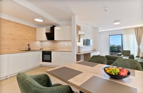 Promajna Apartment | Two bedroom apartment with terrace Promajna, Makarska (A-20940-b)