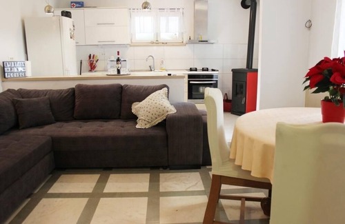 Pucisca Apartment | Two bedroom apartment with terrace Pučišća, Brač (A-18416-a)