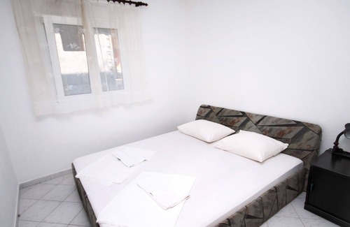 Stomorska Apartment | Two bedroom apartment with terrace and sea view Stomorska, Šolta (A-5238-b)