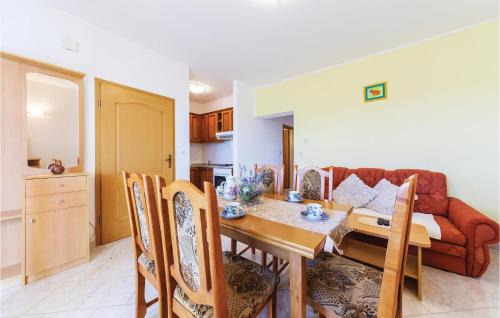 Peruski Apartment | Two-Bedroom Apartment In Peruski