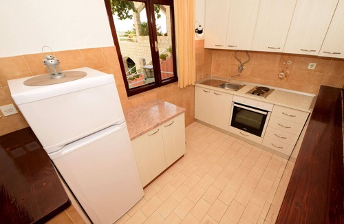 Podobuce Apartment | Two bedroom apartment near beach Podobuče, Pelješac (A-631-a)