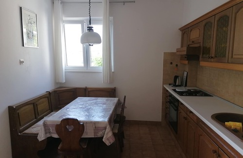 Brist Apartment | Two bedroom apartment near beach Brist, Makarska (A-505-a)