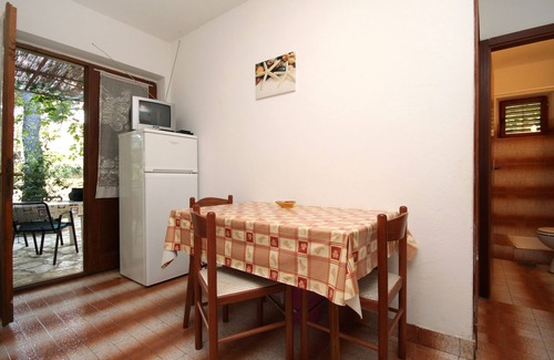 Cove Basina (Jelsa) Apartment | Two bedroom apartment near beach Mudri Dolac, Hvar (A-118-a)