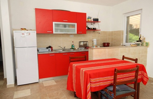 Gdinj Apartment | Two bedroom apartment near beach Cove Pobij, Hvar (A-8702-b)