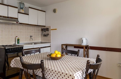 Maslinica Apartment | Two bedroom apartment near beach Maslinica, Šolta (A-775-a)