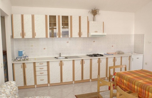 Bol Apartment | Two bedroom apartment near beach Bol, Brač (A-2905-a)