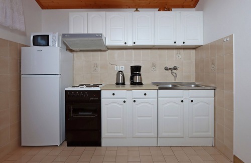 Rab Town Apartment | Two bedroom apartment near beach Supetarska Draga - Gonar, Rab (A-18650-a)