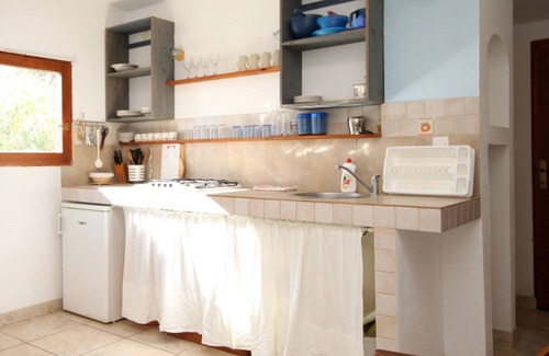 Milna Apartment | Two bedroom apartment near beach Milna, Vis (A-8943-a)