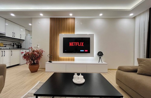 Kabatas Apartment | Two-Bedroom Apartment with Balcony in Taksim - No: 12