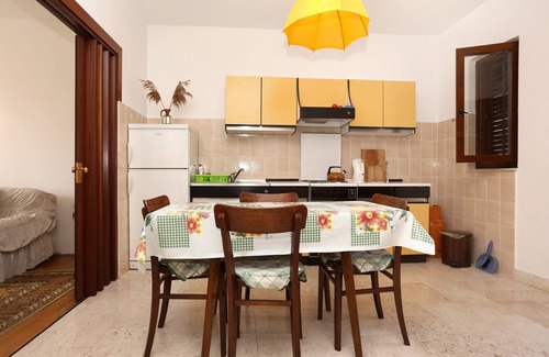 Sreser Apartment | Two bedroom apartment with terrace Sreser, Pelješac (A-10206-a)
