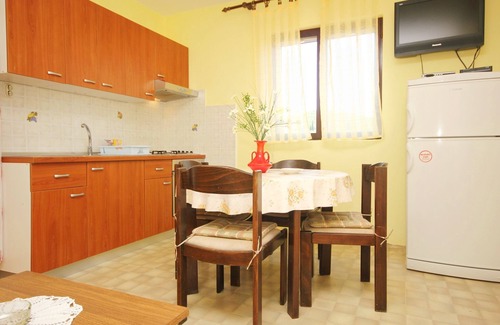Loviste Apartment | Two bedroom apartment with balcony and sea view Lovište, Pelješac (A-10182-a)