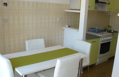 Supetar Apartment | Two bedroom apartment with air-conditioning Supetar, Brač (A-13180-b)