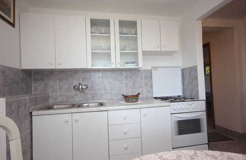 Vis Apartment | Two bedroom apartment with terrace and sea view Vis (A-8448-c)