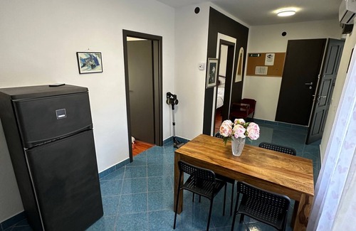 Rukavac Apartment | Two bedroom apartment with terrace Rukavac, Vis (A-8851-a)