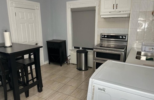 Brookhaven House | TWO BEDROOM EXECUTIVE VACATION HOME
