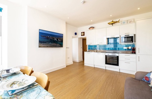 Port Isaac Apartment | Two Bedroom Flat Overlooking The Sea With Parking