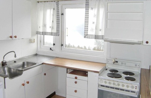 Luster Apartment | Two-Bedroom Holiday home in Høyheimsvik