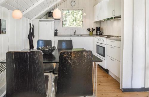 Ho House | Two-Bedroom Holiday Home In Blavand
