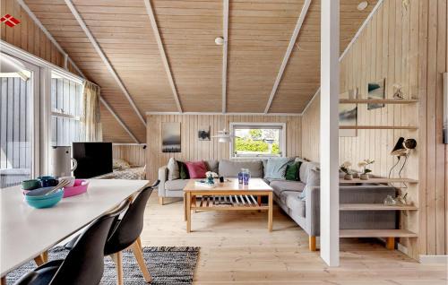 Hasmark Strand House | Two-Bedroom Holiday Home In Otterup