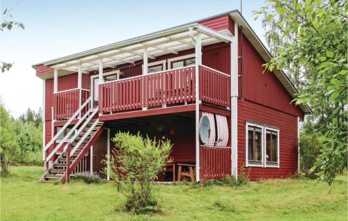 Vaxjo Municipality House | Two-Bedroom Holiday Home In Rottne
