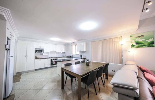 Liverpool Apartment | Two Level 3 Bedroom Penthouse in Sydney Liverpool