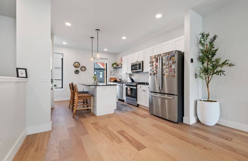Central Northside House | Two Private Rooms on Arch Street