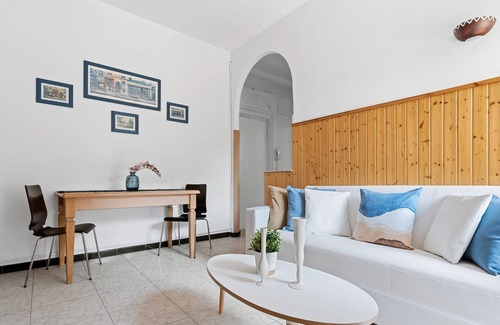San Siro Apartment | Two-room apartment San Siro-Fiera Milano M5 lilac Segesta
