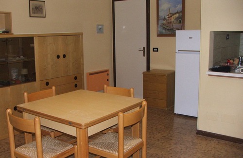 San Benedetto di Lugana Apartment | TWO-ROOM APARTMENT SURROUNDED BY GREEN IN A QUIET RESIDENCE WITH POOL