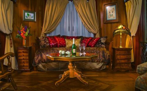 Nevada City House | Two Room Inn