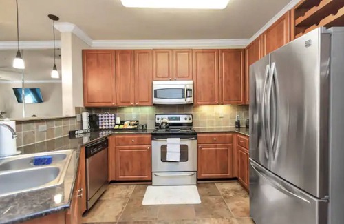 Texas Medical Center Condo | TX Med Center Condo: Ideal for Travel Nurses & Haven for MD Anderson patients