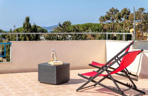 Lido Apartment | Txa Vì - Terrace with sea view