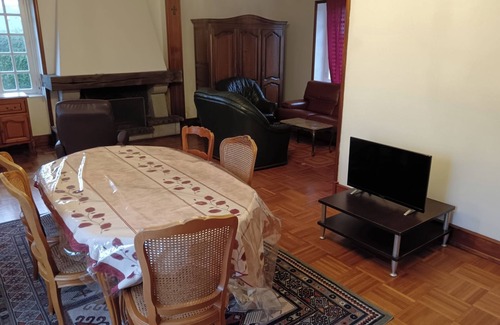 Carhaix-Plouguer House | Ty Coz Room 1 in Town House