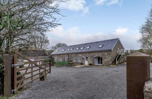 Llanllwchaiarn House | Ty Draenog - Uk31653