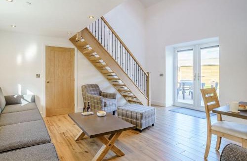 Trevor House | Ty Godro - Uk12745