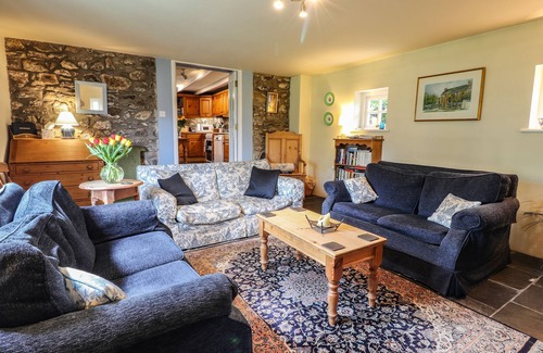 Newport Cottage | TYDDYN BACH, family friendly in Newport, Pembrokeshire
